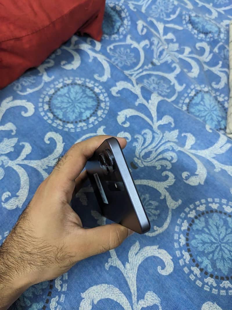 Realme Note 60 4