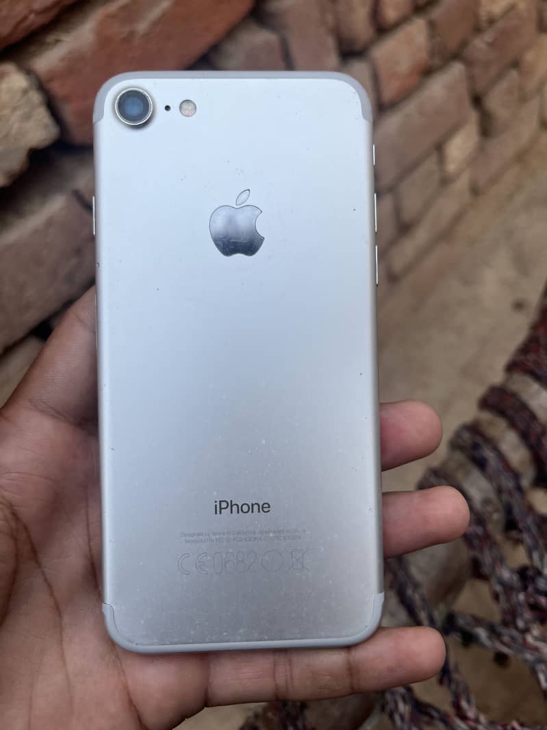 Apple iPhone 7 0