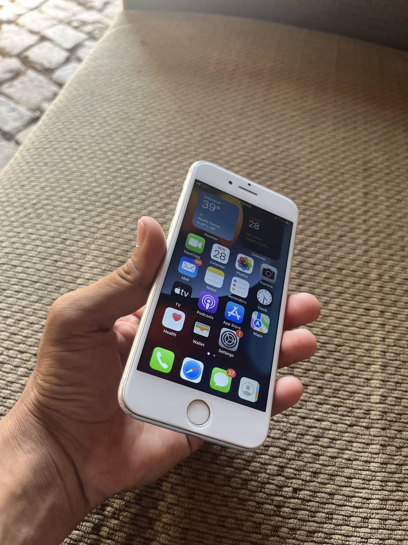 Apple iPhone 7 1