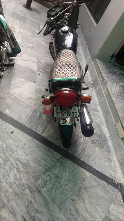 Honda CG 125 2015 model in black with pack engine