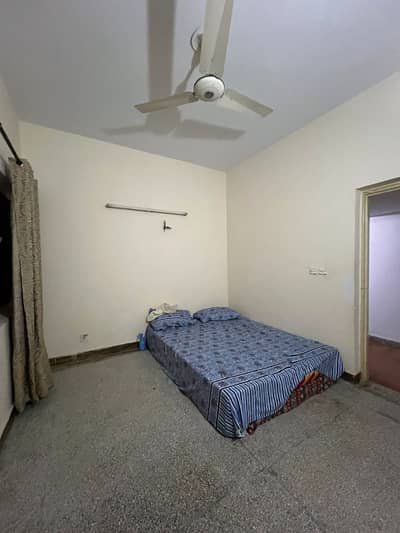 Carpeted Room For Single Male Bachelor With Utilities