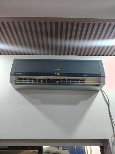 Gree inverter AC, 1.5 Ton AC, Adjustable in price