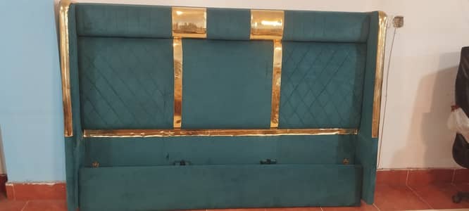 Brand New Luxury King Size Bed/Strong & Durable Wooden Bed/Premium Qua