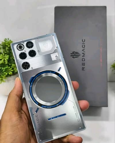 rad magic 11 Pro. 12+512 GB 03243761241 my WhatsApp number