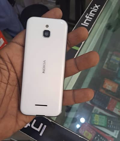 Nokia 8000 4G
