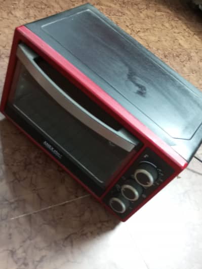 oven with accessories