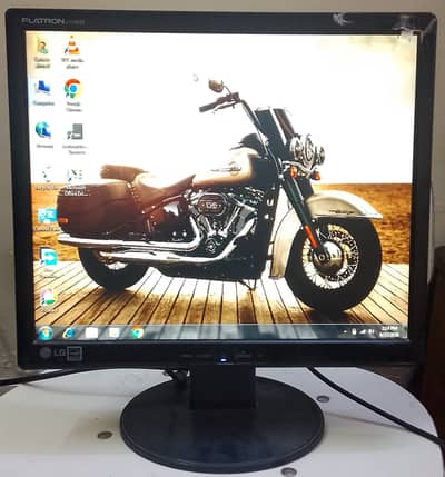 LG 17 inch only lcd for sell