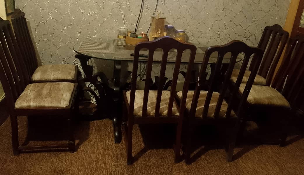 Dining table 0