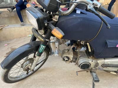 Honda cd70 on good condition for sale 2019 . model registration 2023