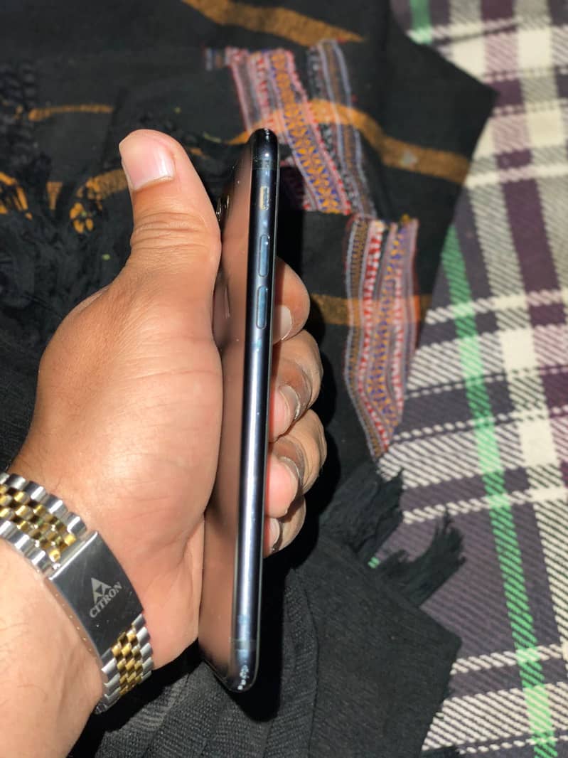 Apple iPhone 7 1
