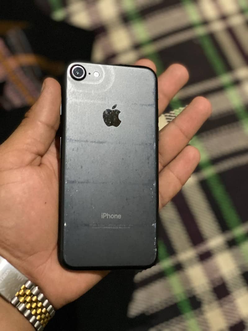 Apple iPhone 7 3