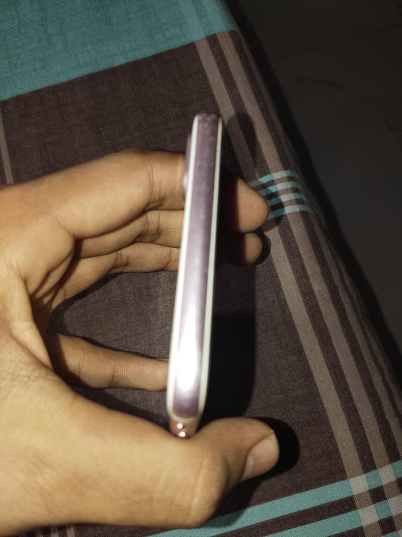 Apple iPhone 7 Plus 5