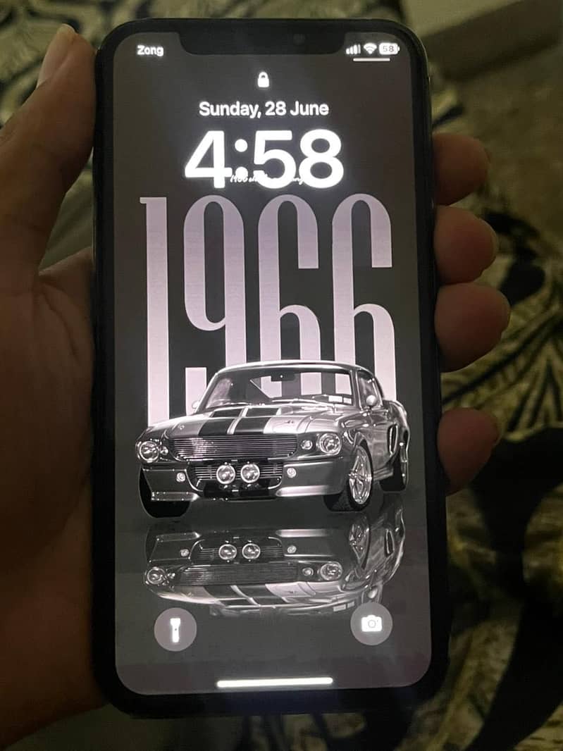 Apple iPhone X 4