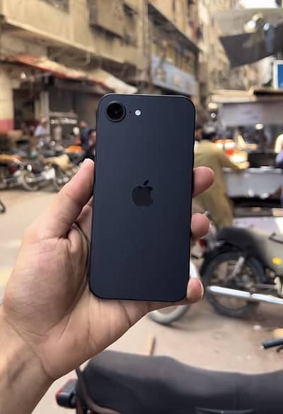 Apple iPhone 16e