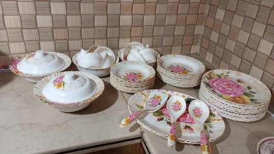 Magestic dinner set