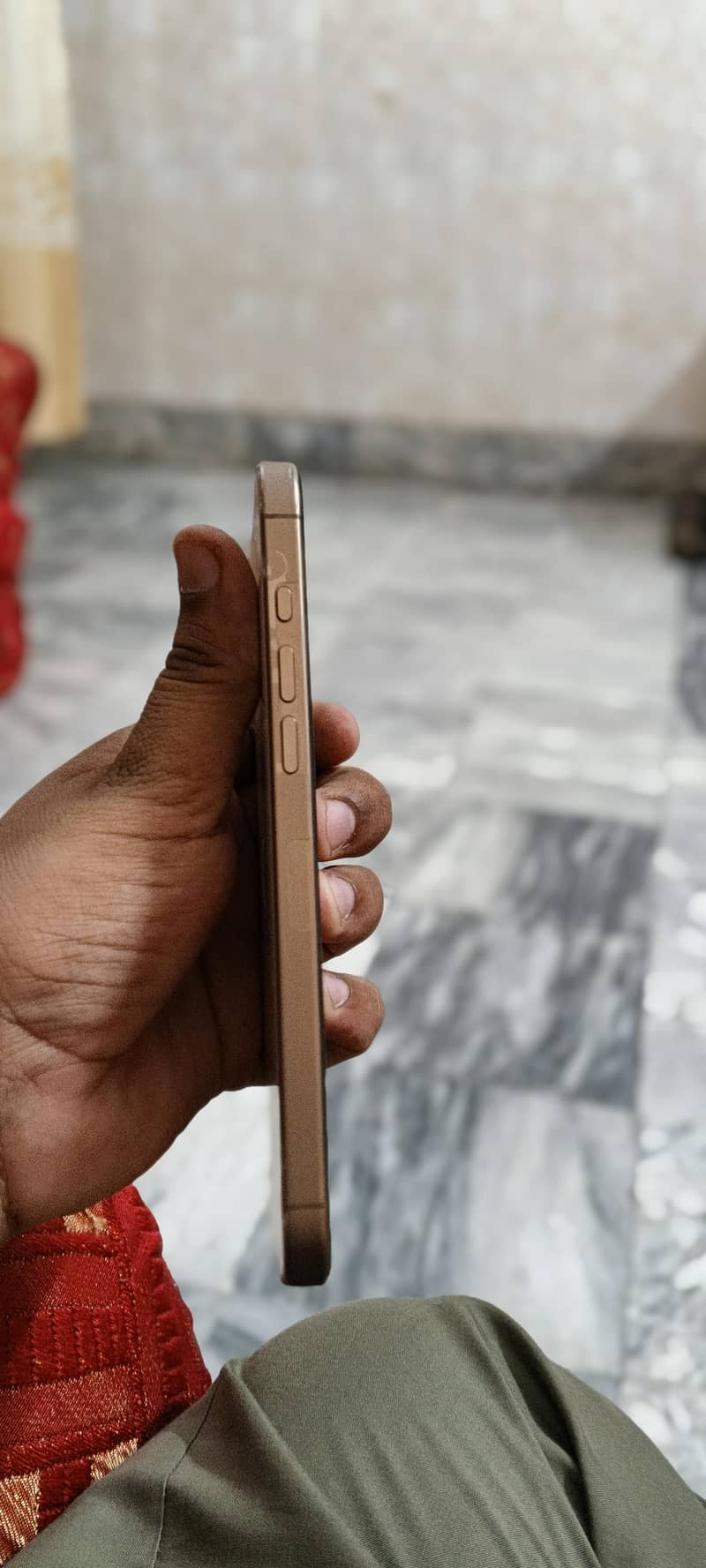 Apple iPhone 16 Pro Max 2
