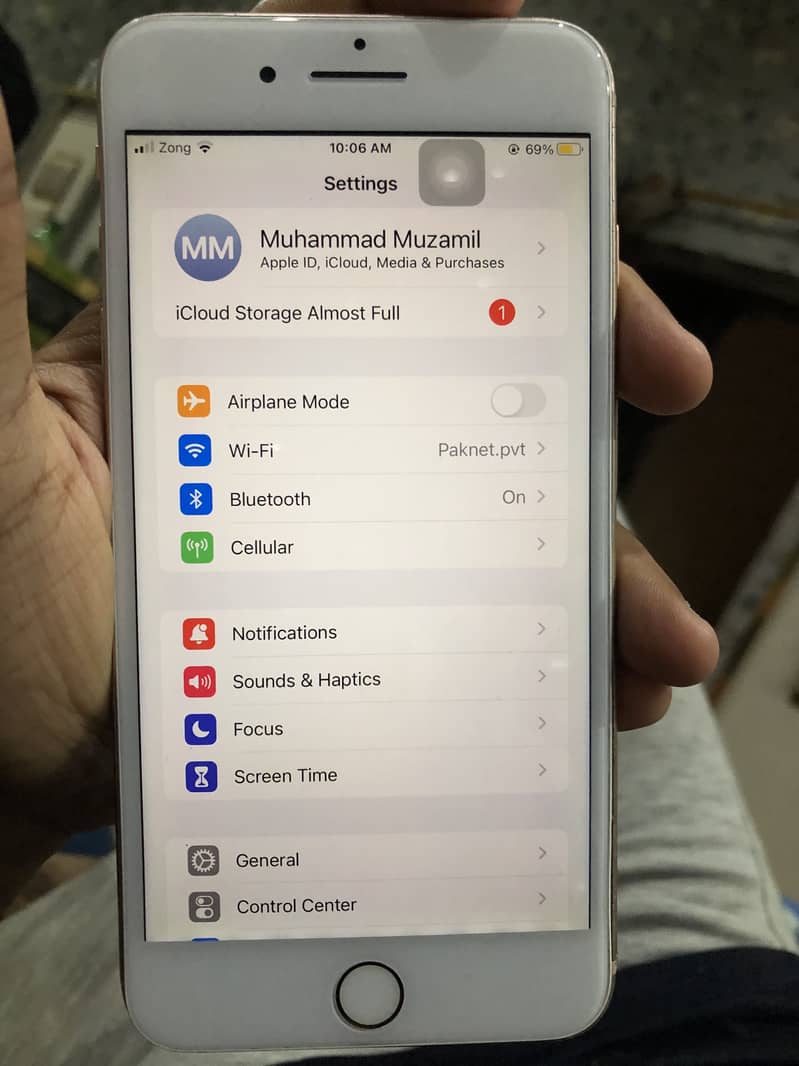 Apple iPhone 8 Plus 1