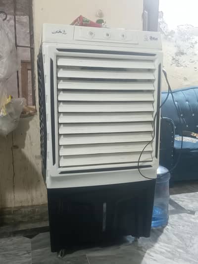 one sesan usr iar coolar like new  . achi candition