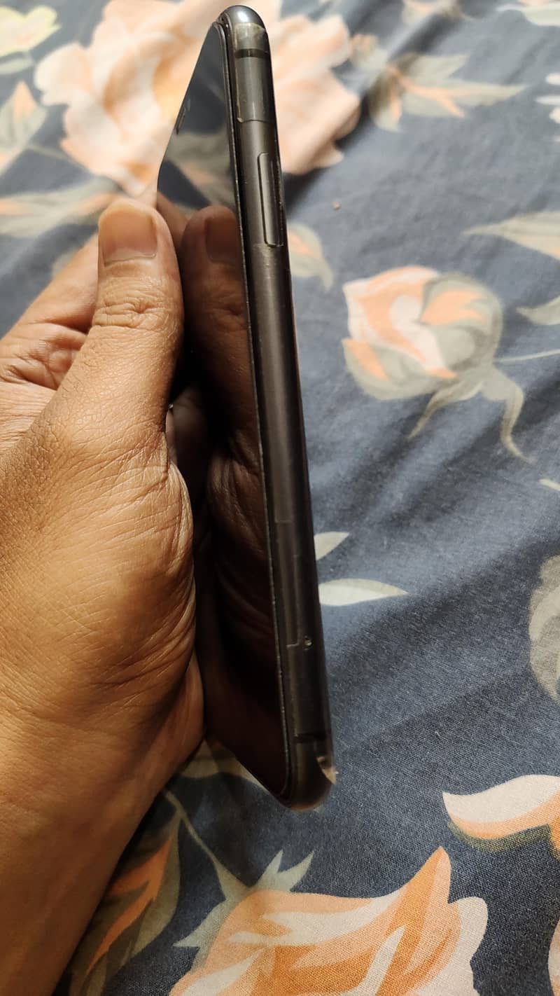 Apple iPhone 11 5