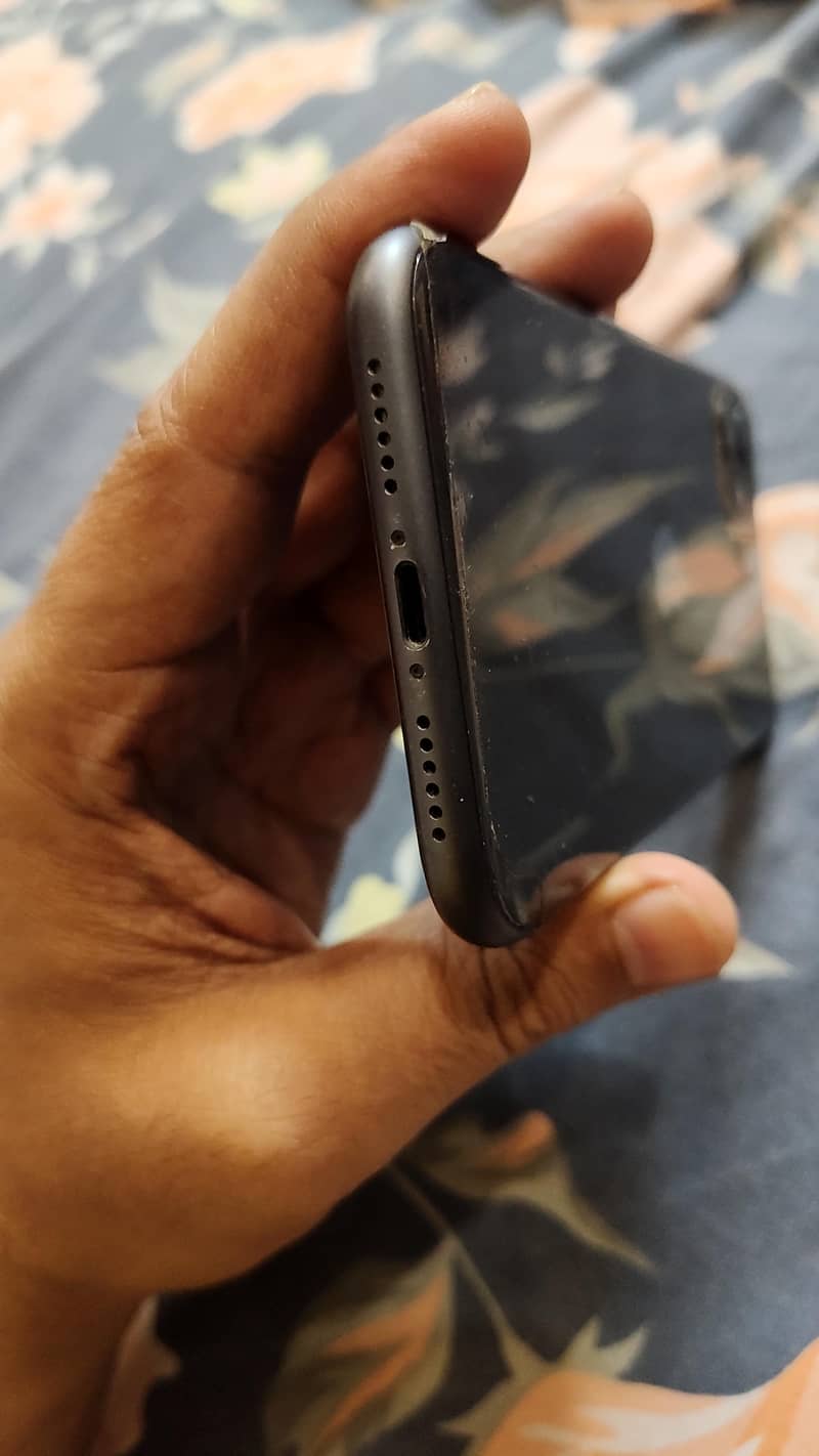 Apple iPhone 11 6