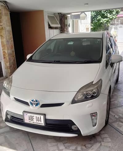 Toyota Prius 2013 S Touring Selection (Import 2016) | 99% Battery |