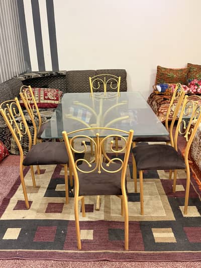 Dining table for sale