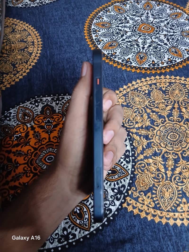 Apple iPhone 13 1