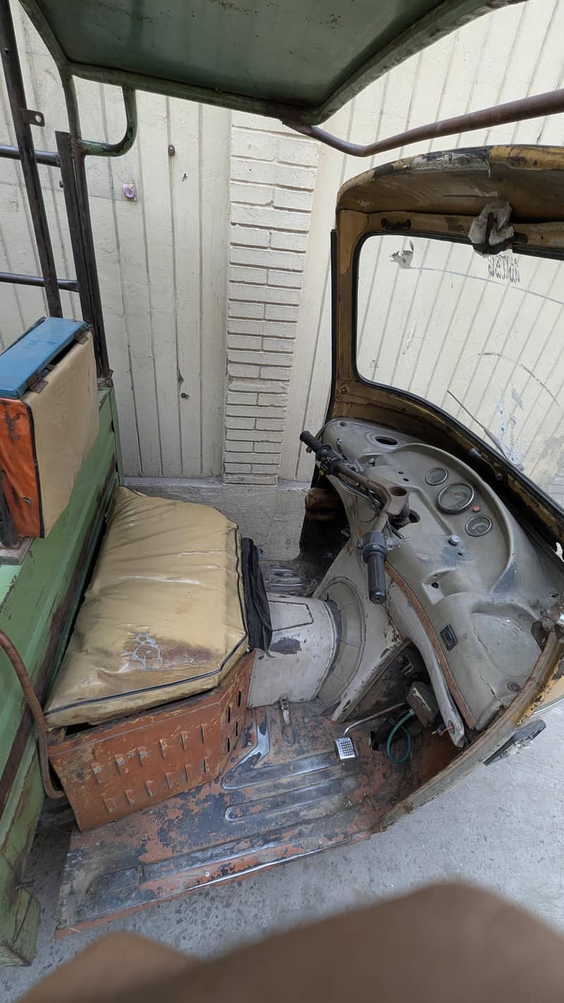 Loader Rickshaw 4
