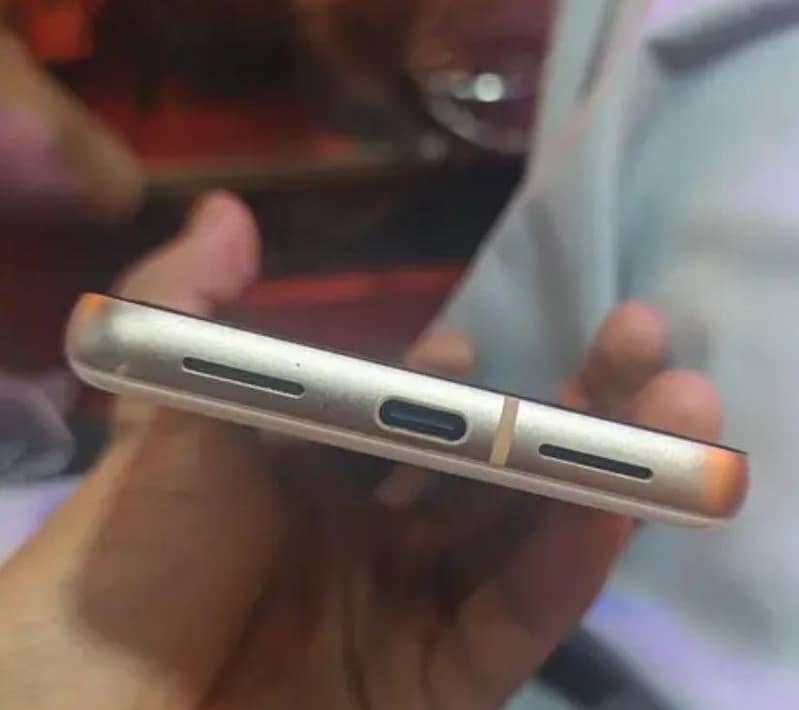 Google Pixel 8 2