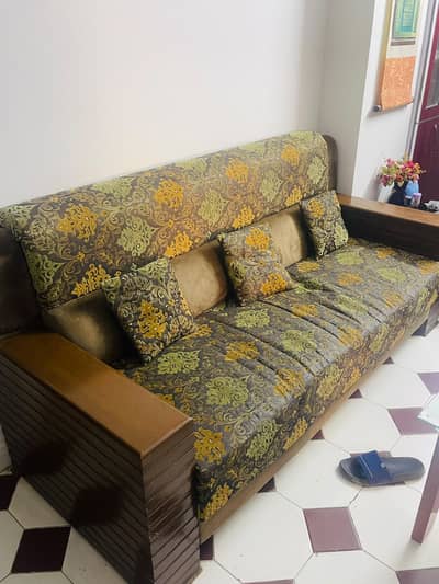 Sofa set - 5 seater sofa set with glass table in Excellent condition