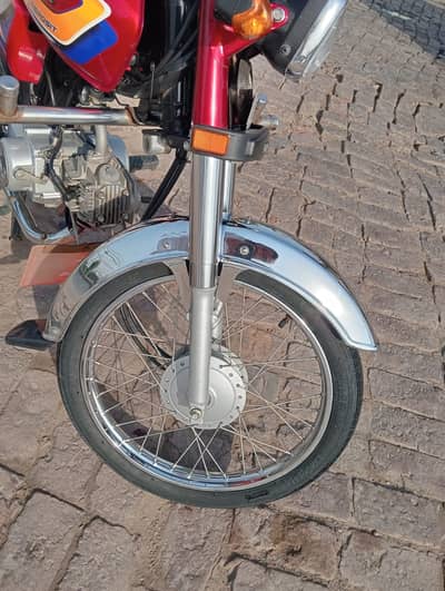 Honda CD 70 2025