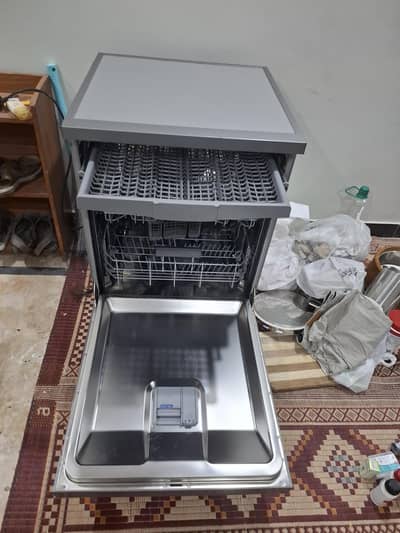 dowlence dishwasher  model DDW 1480  I INV