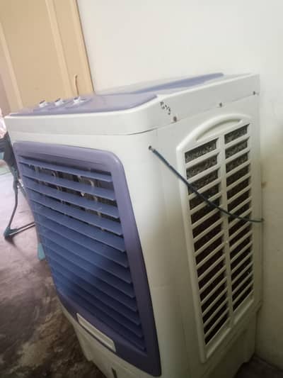 good condition h shifting ki waja s sale kr ry h