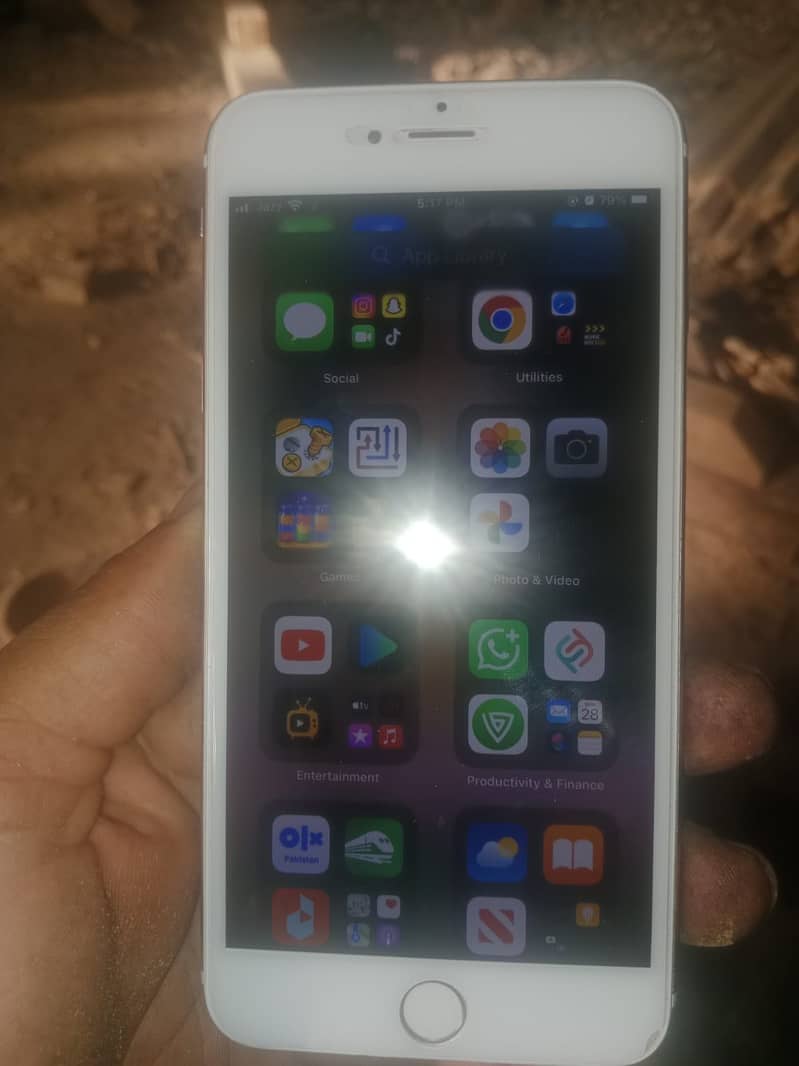 Apple iPhone 6S Plus 2