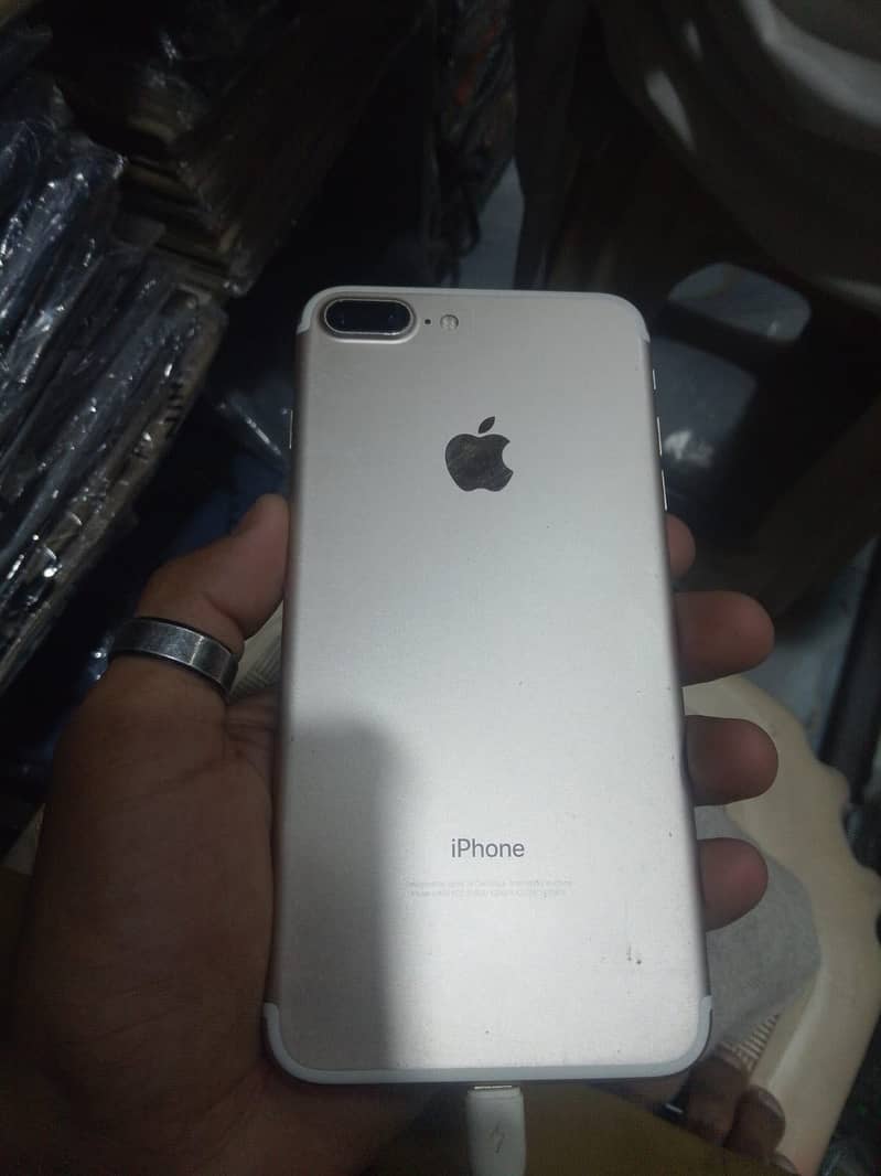 Apple iPhone 7 Plus 2