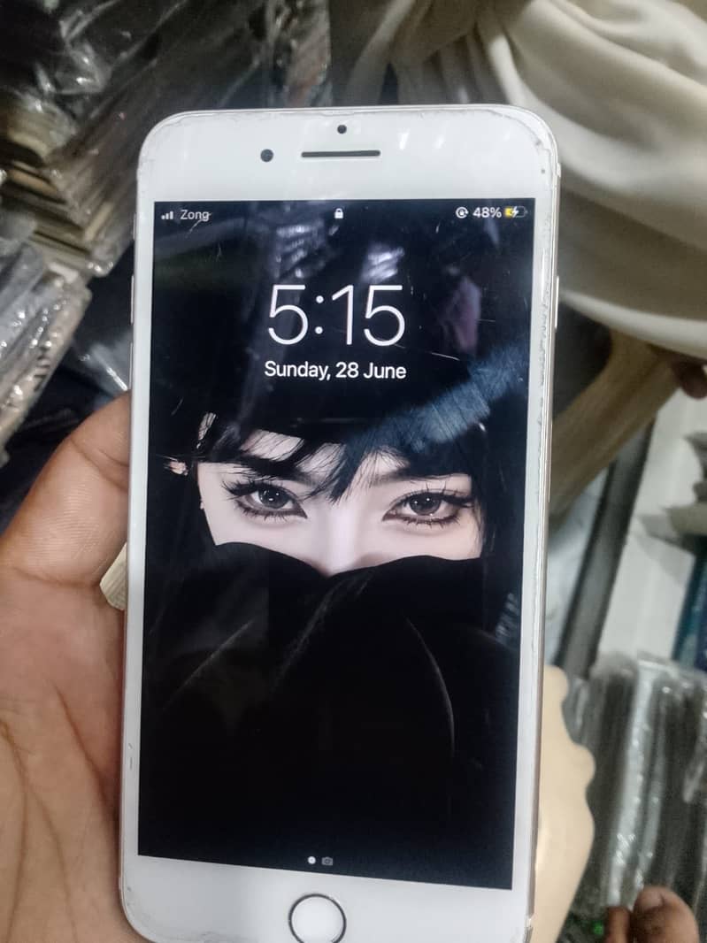 Apple iPhone 7 Plus 3