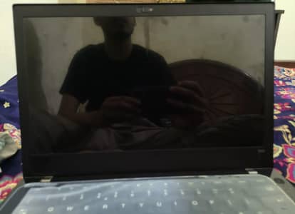 lenovo think pad t480 i5 7th generation 16 gb ram and 256 gb sad 9/10