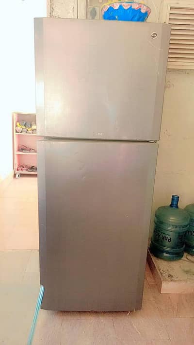 PEL Refrigerator 18 Cubic Feet | Excellent Condition | Fast Cooling |