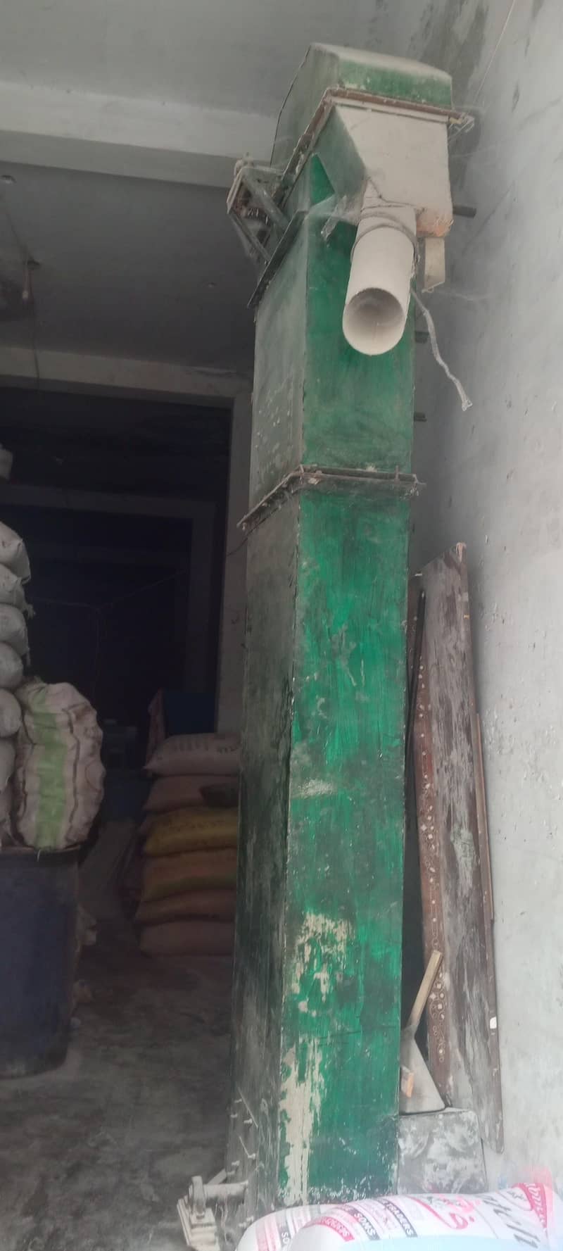 Atta chakki elevator 1