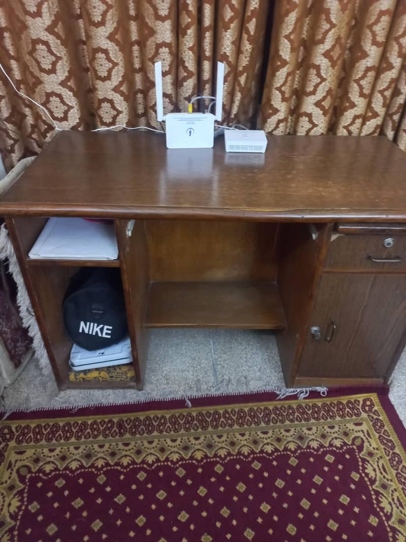 Table/ Office Table 0