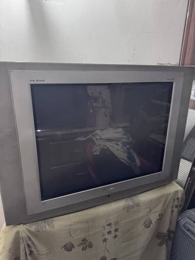 2 televisions Samsung and nobel