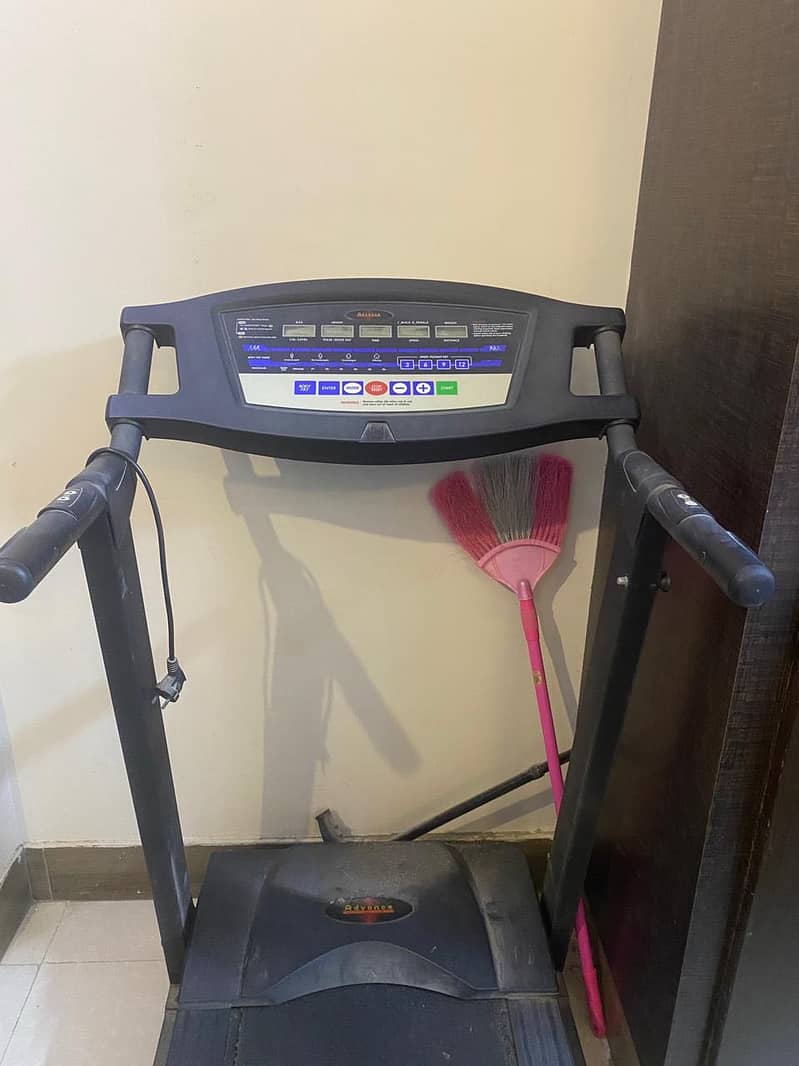Automatic Treadmill - Excellent Condition 4