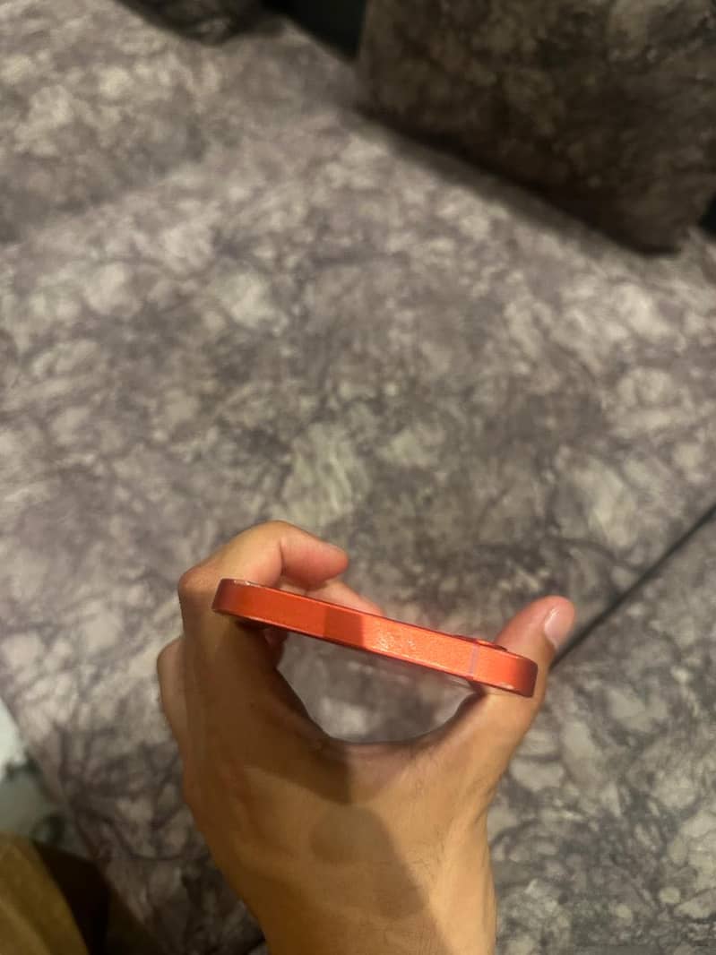 Apple iPhone 12 4