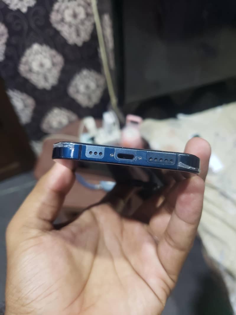 Apple iPhone 14 3