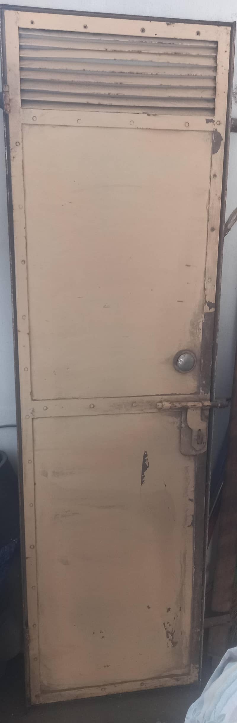 Door. 0