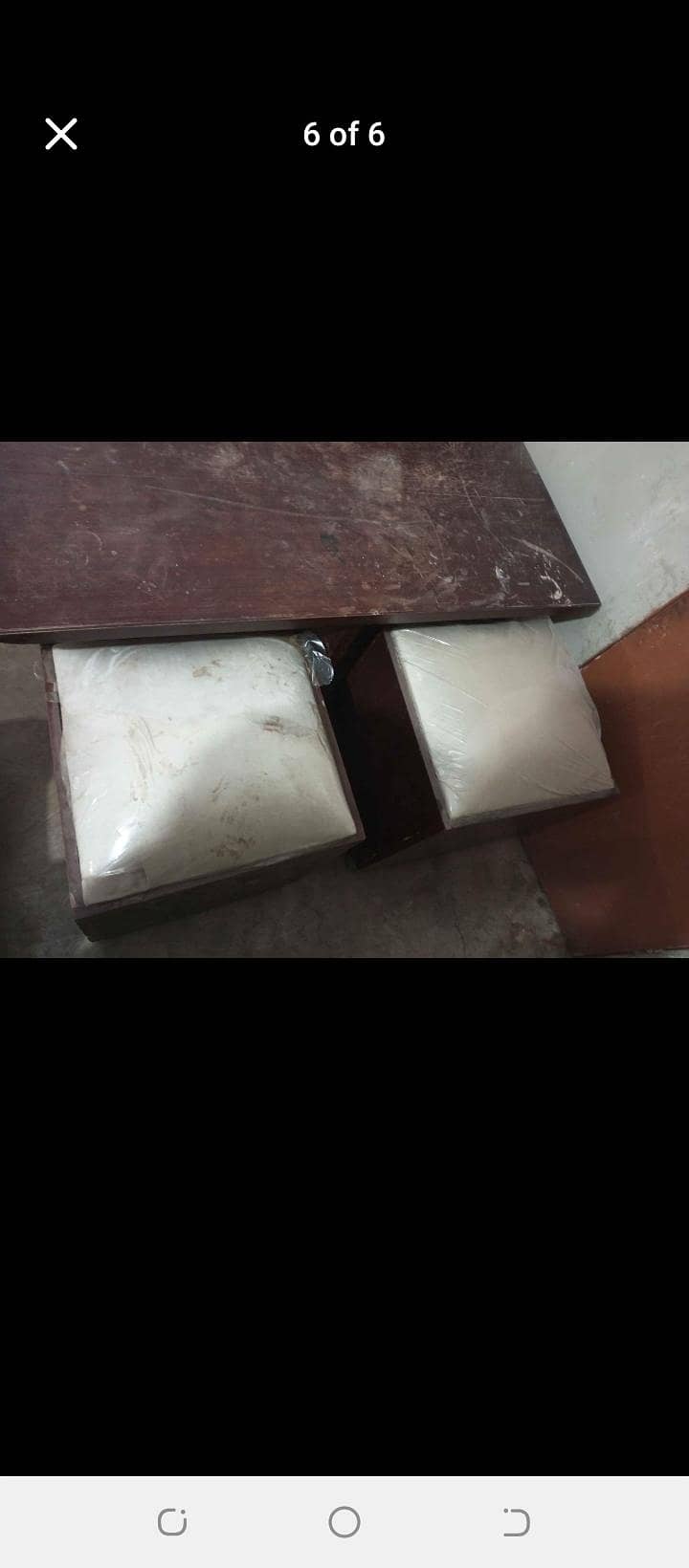 Dining table 0