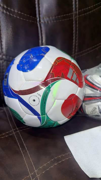 We supply high-quality footballs at factory wholesale prices.
