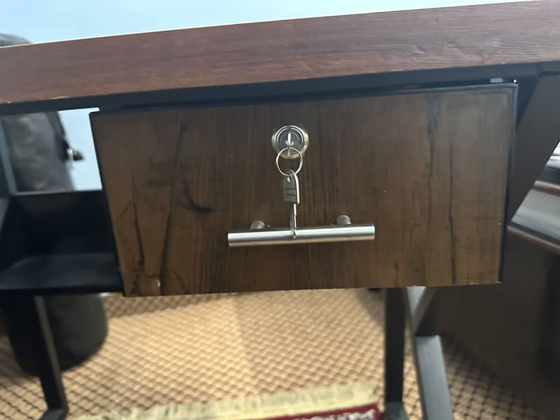 Gamming/Computer table 5