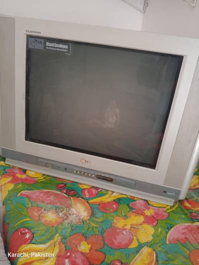 LG Flatron CRT television (used)