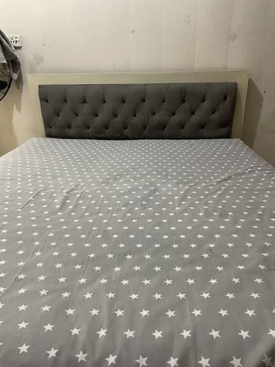 Queen size bed